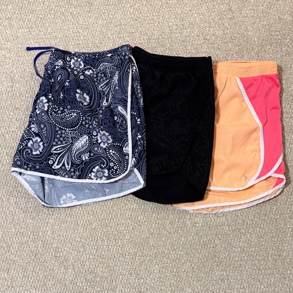 Old Navy Women's Go Dry Patterned Athletic Shorts - Lot of 3